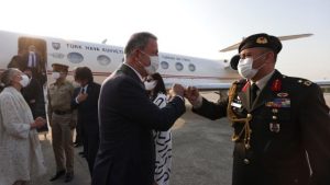 Bakan Akar Pakistan’da temaslarda bulundu