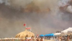 İtalya’da alevler tatil yerlerini tehdit ediyor