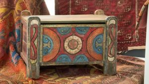 Kazakistanlı koleksiyoner göçebe yaşam tarzına ait eserleri topluyor