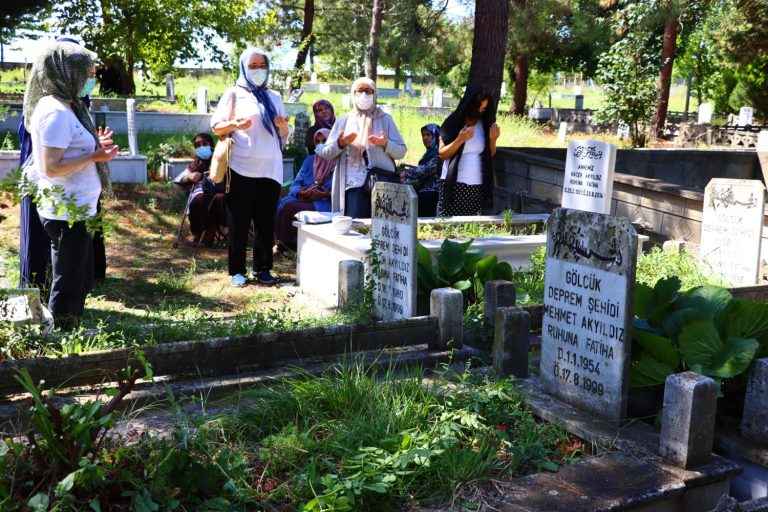 Kandıra’da 17 Ağustos deprem şehitlerine mevlit okutuldu 
