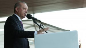 Cumhurbaşkanı Erdoğan: FETÖ ile irtibatlı 21 bin TSK mensubunun ordumuzla ilişiğini kestik