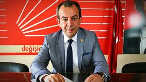 İlhan Karaçay soruyor: Ne yapıyor bu Sosyal Demokrat (!) Bolu Beyi özentisi?
