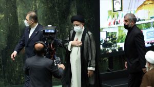 Yeni Cumhurbaşkanı Reisi’nin Göreve Başladığı İran’ı Dış Politikada Neler Bekliyor?