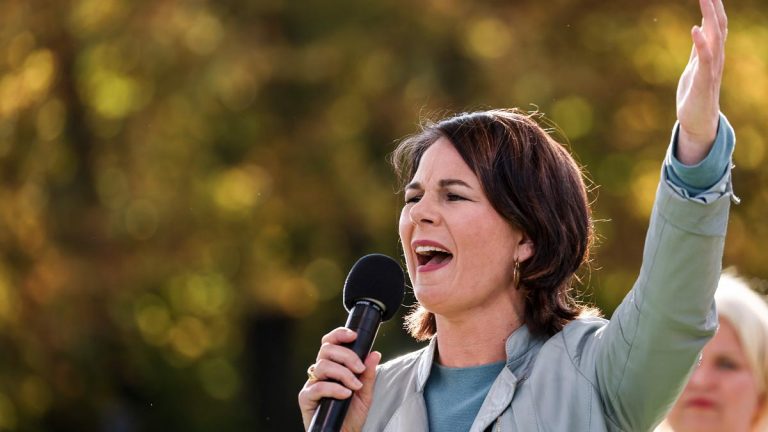 Almanya tarihindeki en genç Başbakan adayı Annalena Baerbock, Merkel’in halefi olabilecek mi?