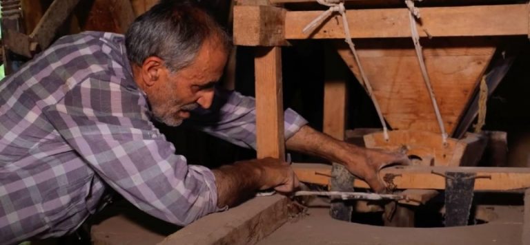 150 yıllık değirmen teknolojiye meydan okuyor