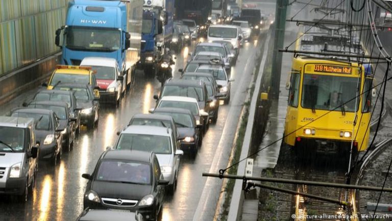 Almanya’da çevre örgütleri otomotiv şirketlerine dava açıyor