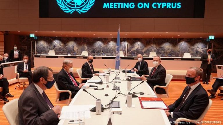 Kıbrıslı liderler yemekte bir araya geldi