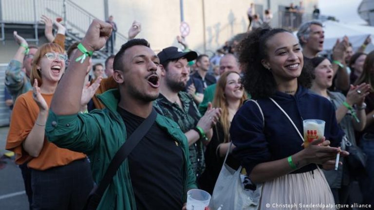 Almanya’da genç seçmenler kitle partilerinden uzaklaşıyor
