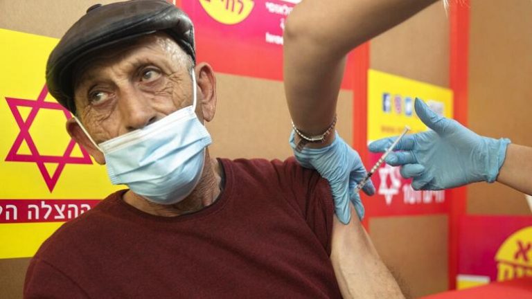 Covid-19 aşısı olanların yeniden enfekte olmasının sebebi nedir?