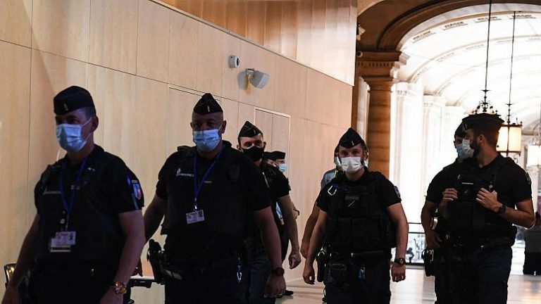 Paris’te 130 kişinin öldüğü saldırıların yaşayan tek sanığı: ‘IŞİD’in askeriyim’