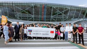 Azerbaycan’da Türk iş insanları şehit çocuklarına eğitim desteği veriyor