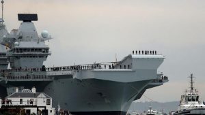 İngiliz uçak gemisi The Queen Elizabeth Japonya’da