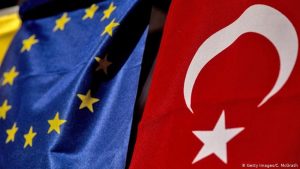 Yunanistan Göç Bakanı: AB Türkiye’ye vize serbestisi sözünü tutmalı