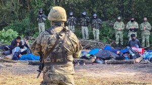 Polonya Belarus sınırındaki OHAL’i uzattı