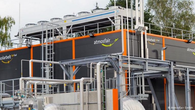 Almanya karbon salınımı sıfır olan uçak yakıtı üretecek