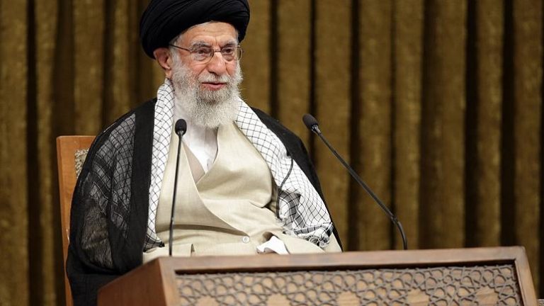 Hamaney: İsrail ile ilişkileri normalleştirme yolunda adım atan Arap ülkeleri günah işledi