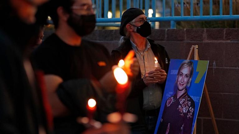 ABD sineması yasta: Hollywood sinema emekçileri film setinde ölen Halyna Hutchins’i anıyor