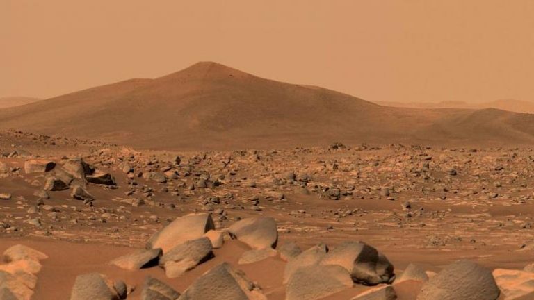 NASA, Mars’ta bir kraterin daha önce suyla dolu olduğunu belirledi