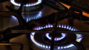 Bakan Dönmez: Doğal gaz ve elektrikte faturanın yarısını karşılıyoruz