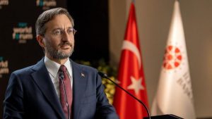 Altun: Millete hizmet yolunda yaptıklarımız yapacaklarımızın teminatıdır
