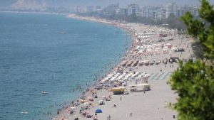 Antalya’da turist yoğunluğu istihdamı artırdı