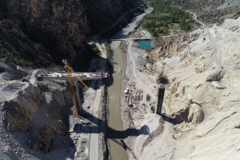 Artvin Çevreli viyadüğünde çalışmalar devam ediyor