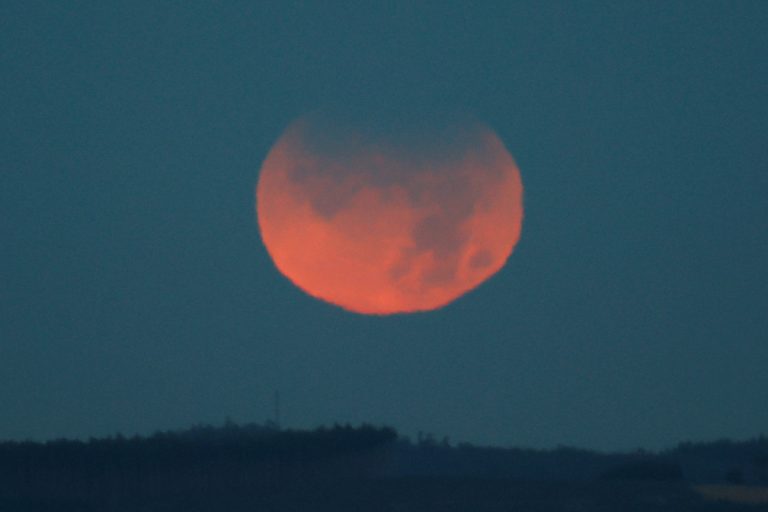 581 yılın en uzun Ay tutulması gerçekleşti
