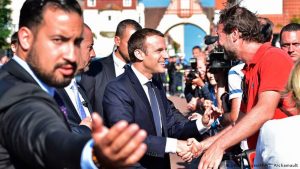 Macron’un gösterici döven eski korumasına 3 yıl hapis