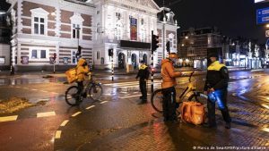 Hollanda’da kısmi kapanma sertleştirildi