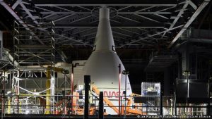 NASA Ay misyonunu en az bir yıl erteledi