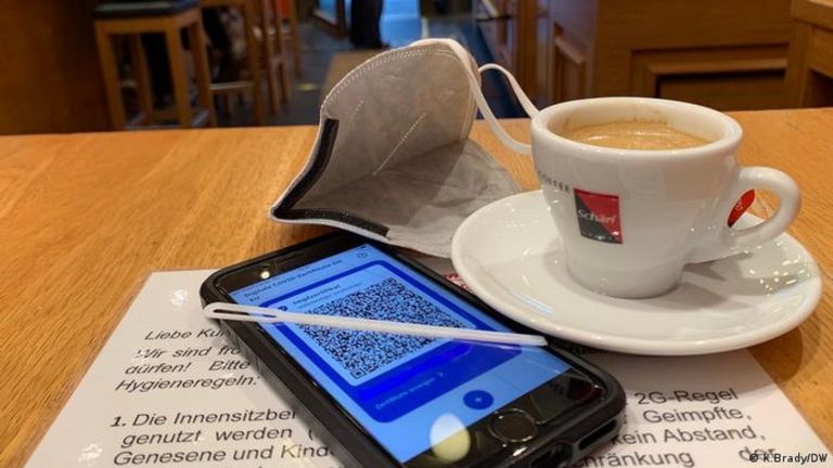 Almanya’da aşısızlar için günlük hayat zorlaşacak