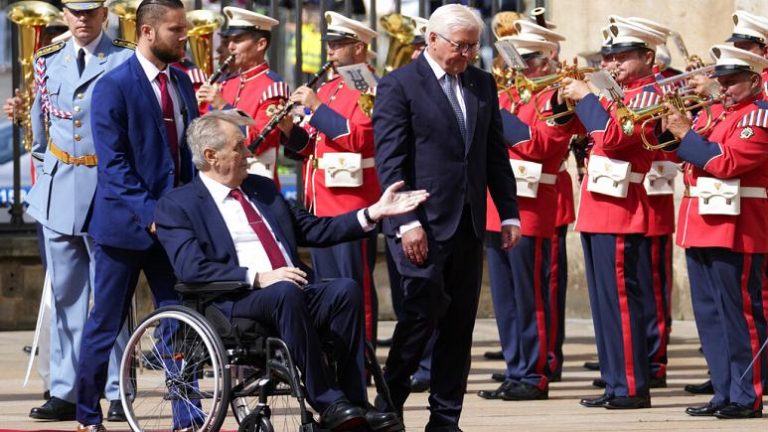 Çek Cumhurbaşkanı Zeman taburcu edildi: Seçimden 46 gün sonra başbakan atayacak