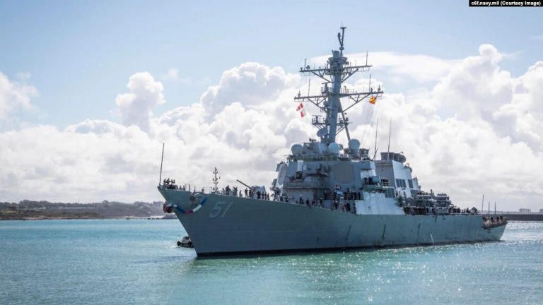 Rus Donanması ABD Gemisini Karadeniz’de Takipte