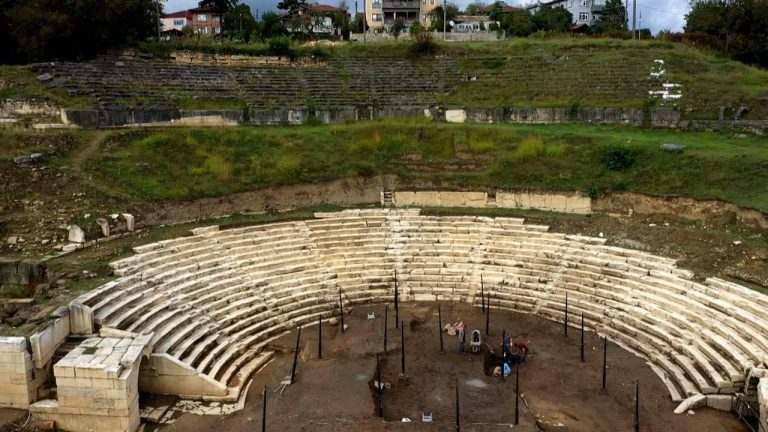 Arkeolojik kazılarla tarihin sırları ortaya çıkarılıyor