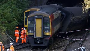İngiltere’deki tren kazasında 17 kişi yaralandı