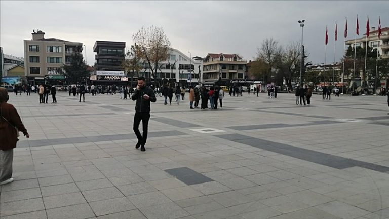 Düzce’de 5 büyüklüğünde deprem