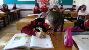 18 milyon öğrenci bugün ders başı yapıyor
