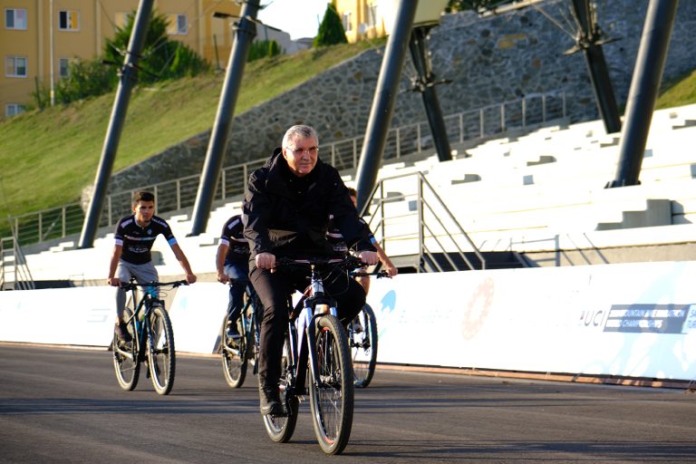 Sakarya Büyükşehir bisiklette ‘master’ yapıyor