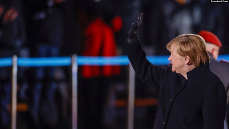 Almanya 2021’i Merkelsiz Kapatıyor