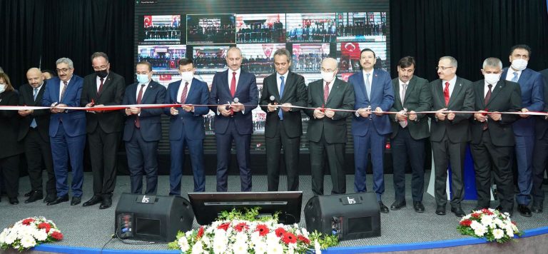 Bakan Özer ve Bakan Gül, Adalet Mesleki Eğitim Merkezlerinin açılışına katıldı