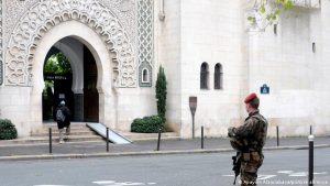 Fransa’da kapatılan cami sayısı 22’ye yükseldi