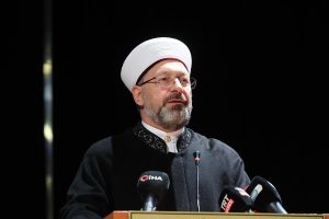 “Kur’an-ı Kerim’in anlaşılması ve yaşanması için çalışalım”
