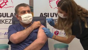 Bakan Koca TURKOVAC aşısı yaptırdı