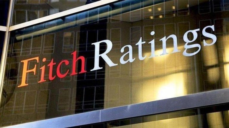 Fitch Türkiye’nin kredi notu görünümünü düşürdü