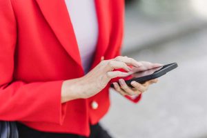 On katılımcının yedisi kişisel verilerini web siteleriyle paylaşıyor