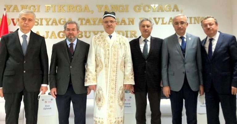 Yükseköğretim Kurulu (YÖK) Başkanı Prof. Dr. Erol Özvar’a, Özbekistan’da Fahri Profesörlük Ünvanı verildi