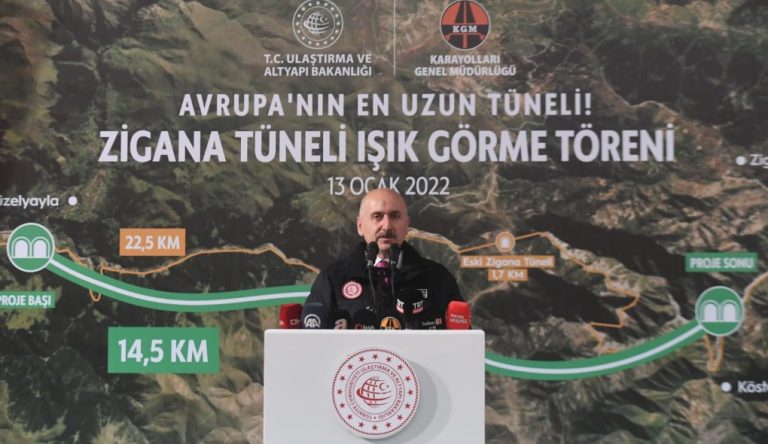 Ulaştırma ve Altyapı Bakanı Karaismailoğlu: Avrupa’nın en uzun tüneli Zigana’da ışık göründü 
