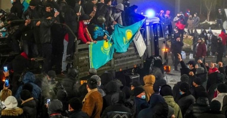 Kazakistan neden karıştı?