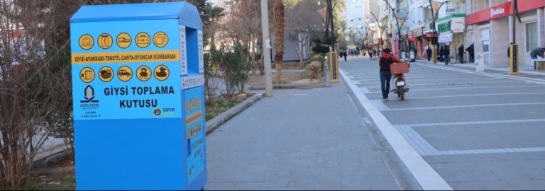 Mardin’in Kızıltepe ilçe Belediyesi’nce, tekstil kumbaraları kuruldu