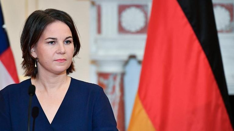 Almanya Dışişleri Bakanı Baerbock: Rusya, Ukrayna’ya saldırırsa bedeli ağır olur